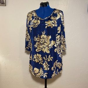 Peek-a-Boom boat neck blouse, size 2X.